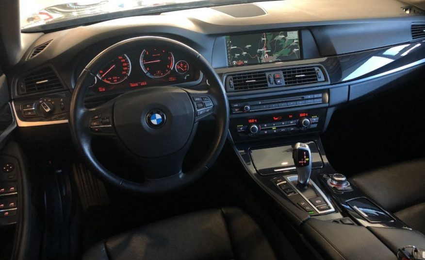 BMW 525 d xDrive Touring 218 CP Steptronic